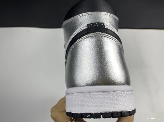 CD0461-001 SILVER WMNS OG JORDAN TOE HIGH 1 AIR 0614